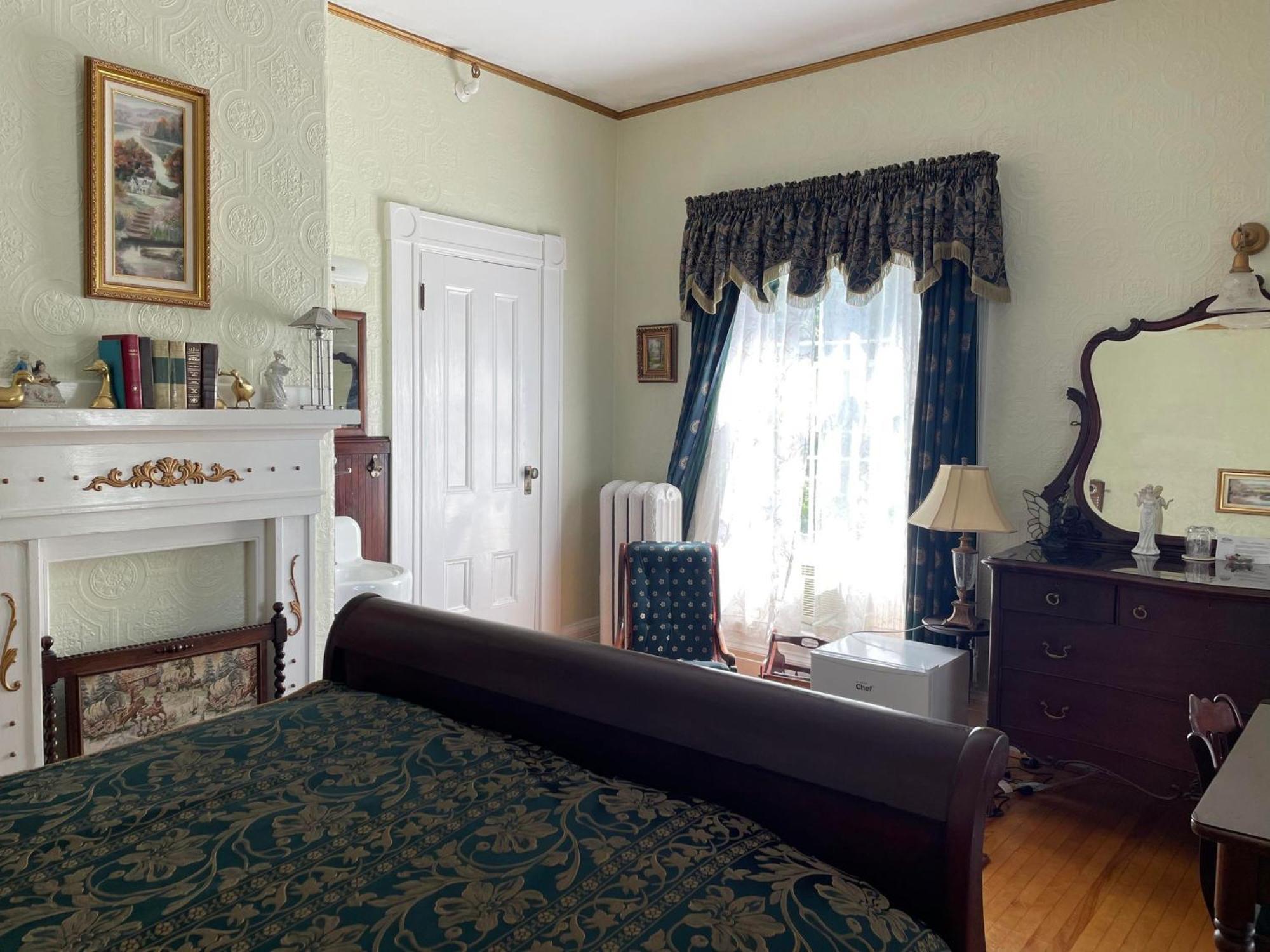 Marshlands Inn Sackville Oda fotoğraf